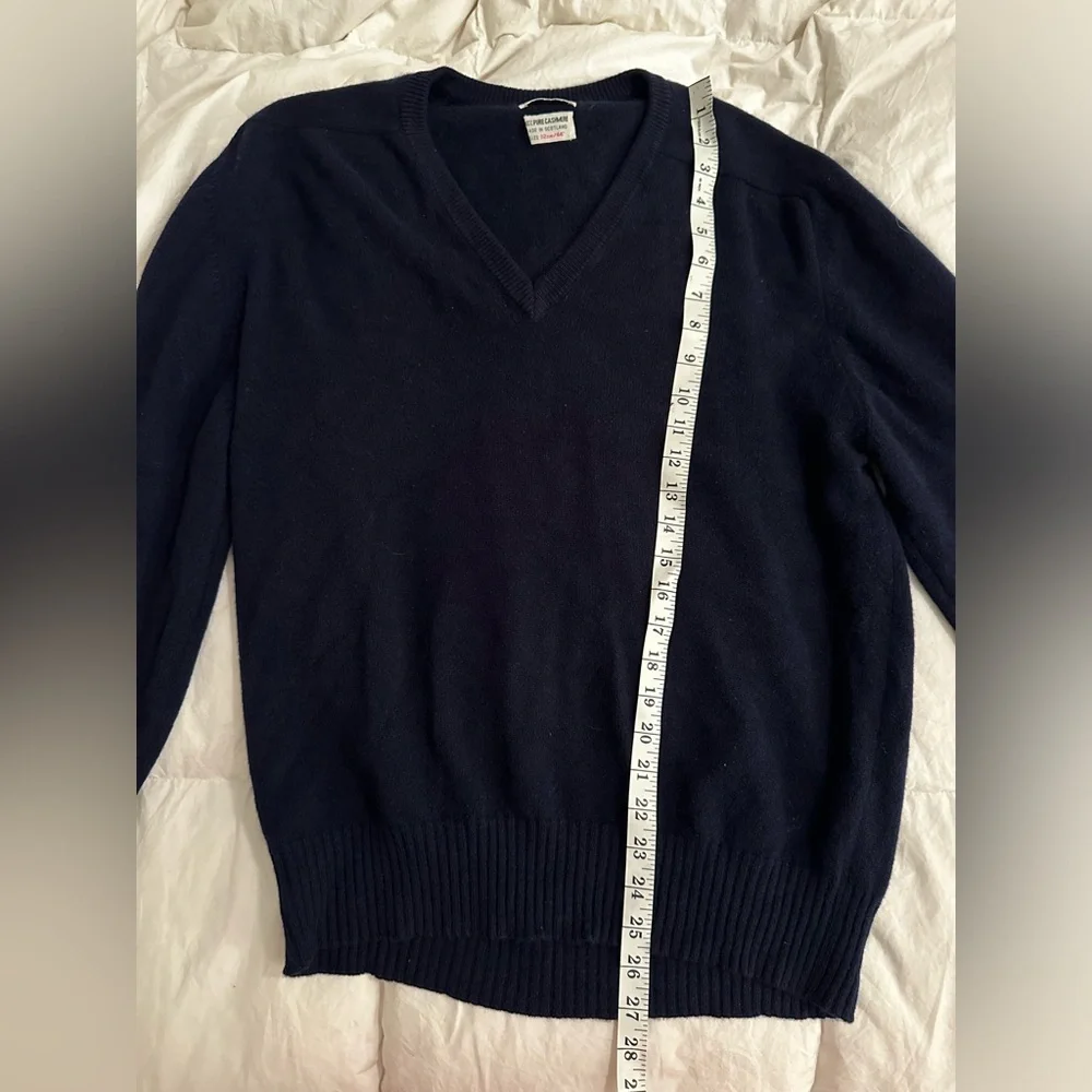 VTG CASHMERE MENS NEIMAN MARCUS PULLOVER V-NECK NAVY SWEATER - Picture 2 of 6